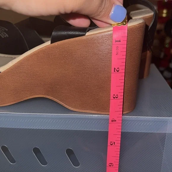 NEW- Me Too Womens Ankle Strap Wedge Sandals - Picture 2 of 10